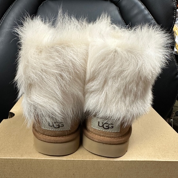 NIB! UGG Women's Boots Mini Toscana Cuff Sheepskin In Chestnut Size US6/EU37 - Picture 5 of 10